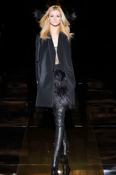 Look 37